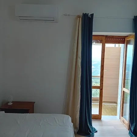 ベッド・アンド・ブレックファスト Cuore Del Cilento Laureana Cilento